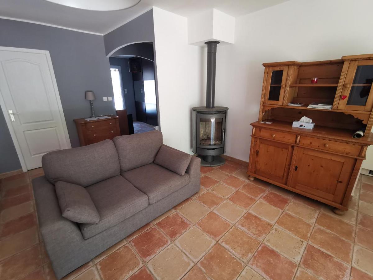 T2 Independant Terrasse Et Piscine Au Calme Var Sud De La France Flassans-sur-Issole Εξωτερικό φωτογραφία